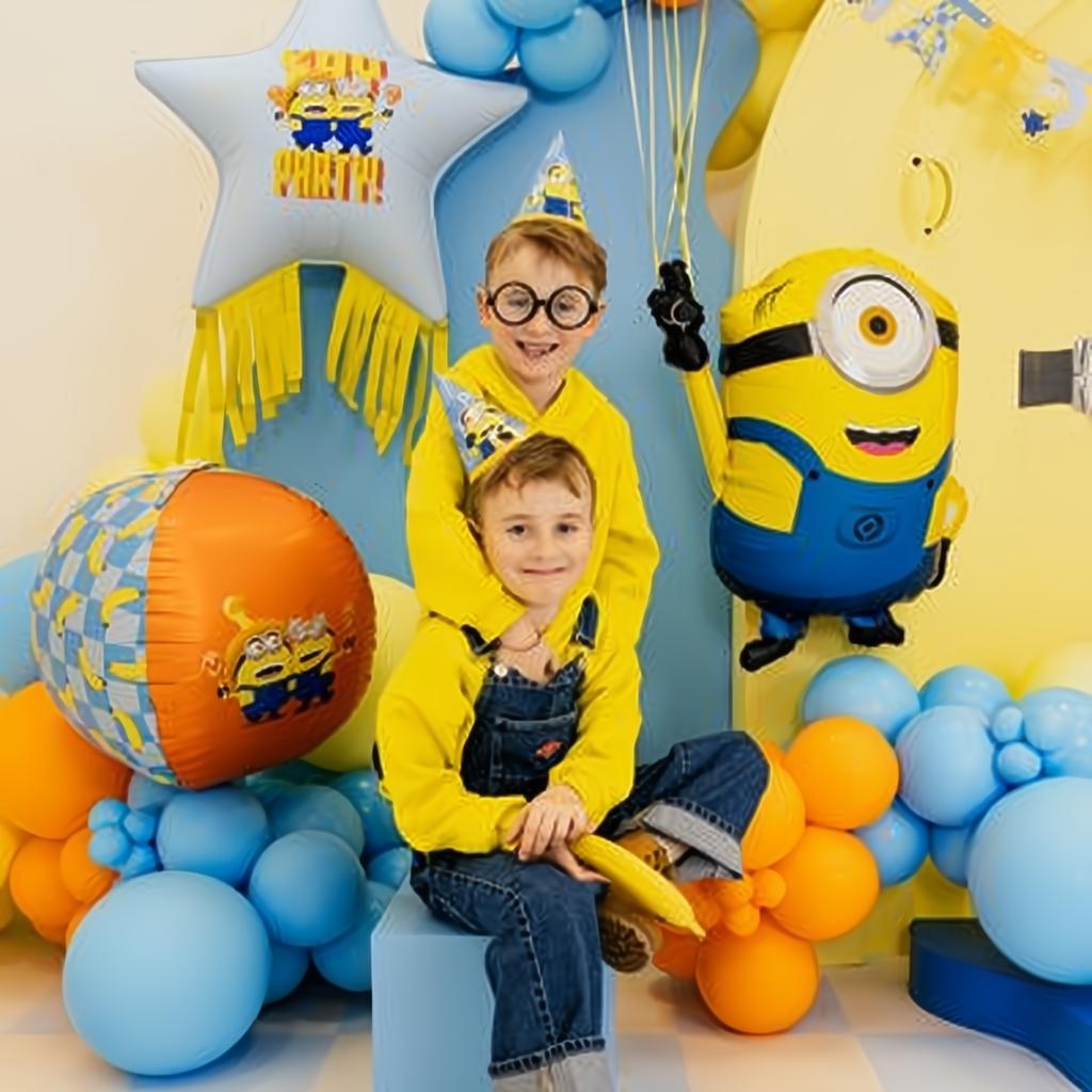 Folienballon Stern mit Quasten Minions, 72x72 cm PartyDeco 3